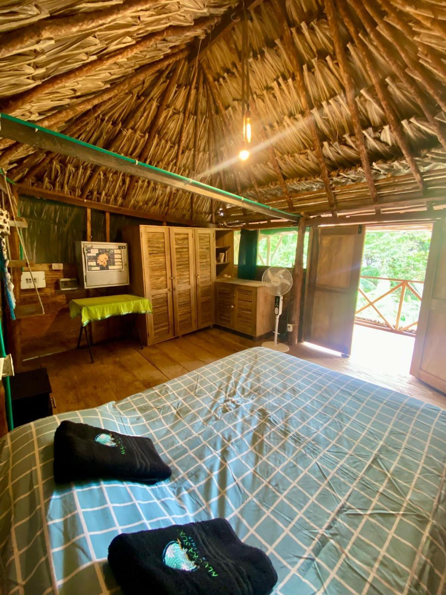 Private Beach House Maloka Surf Puerto Limon Екстер'єр фото